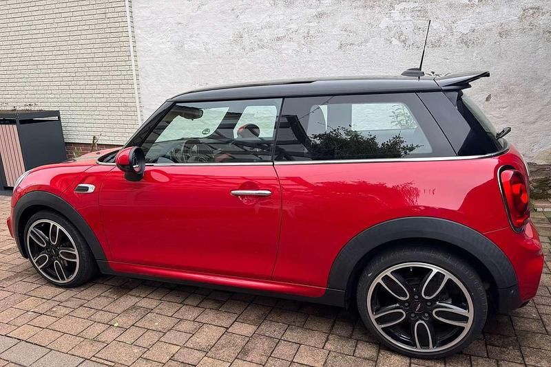 Second-hand Mini Cooper 136 CP (100 kW) 2016 Roșu Hatchback