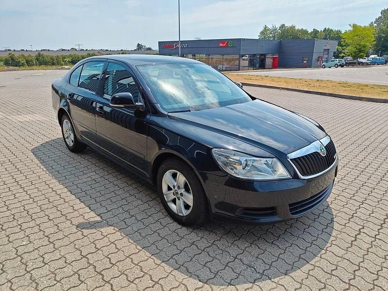 Gebraucht Skoda Octavia 105 PS (77 kW) 2011 Schwarz Limousine