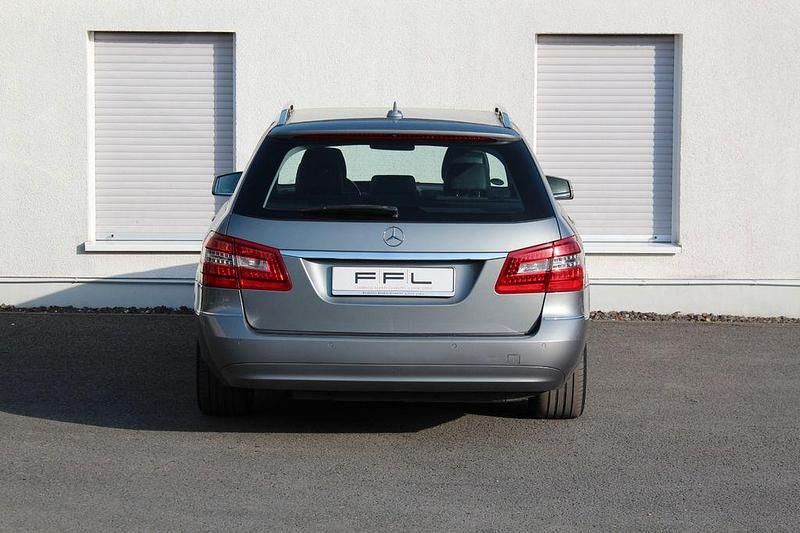 Gebraucht Mercedes E220 170 PS (125 kW) 2010 Silber Kombi