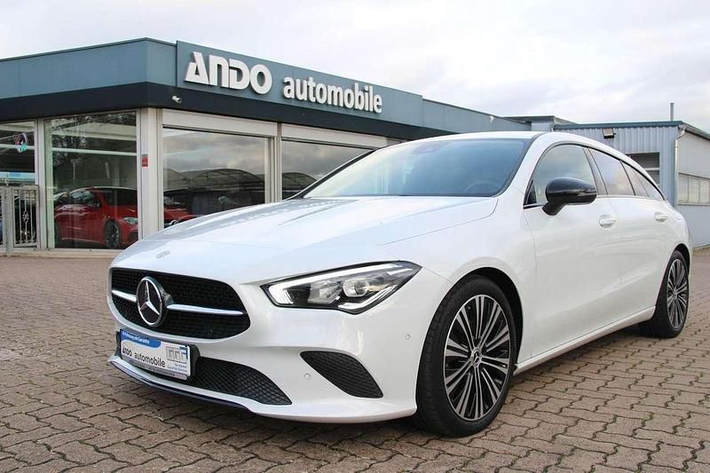 Mondstein silber Gebraucht 2021 Mercedes CLA200 Progressive Kombi | 24.900 € (Guter Preis) - Bild 1/4