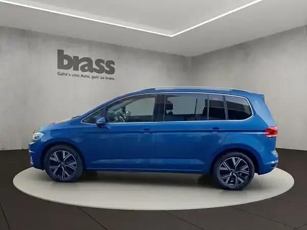 Gebraucht VW Touran Highline 150 PS (110 kW) 2022 Caribbean blue metallic Van / Kleinbus