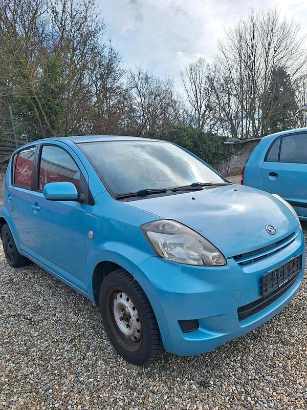 Gebraucht Daihatsu Sirion 91 PS (66 kW) 2008 Blau Kleinwagen