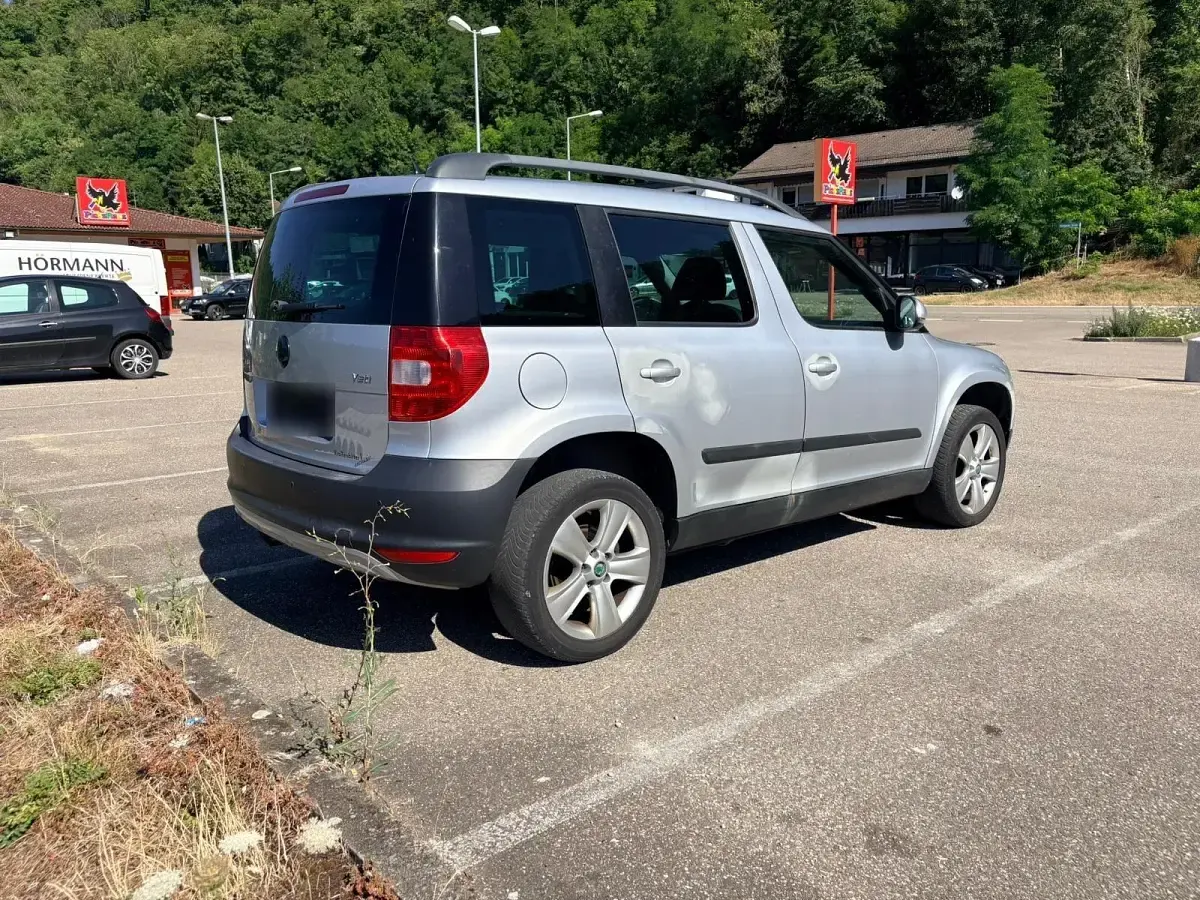Gebraucht Skoda Yeti 170 PS (125 kW) 2013 Silber SUV