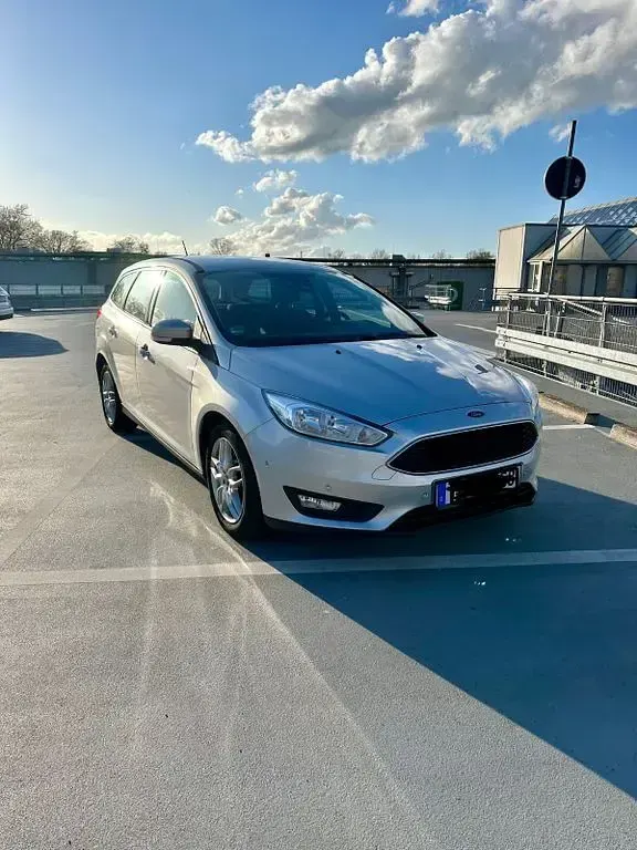 Gebraucht Ford Focus 120 PS (88 kW) 2017 Grau Limousine