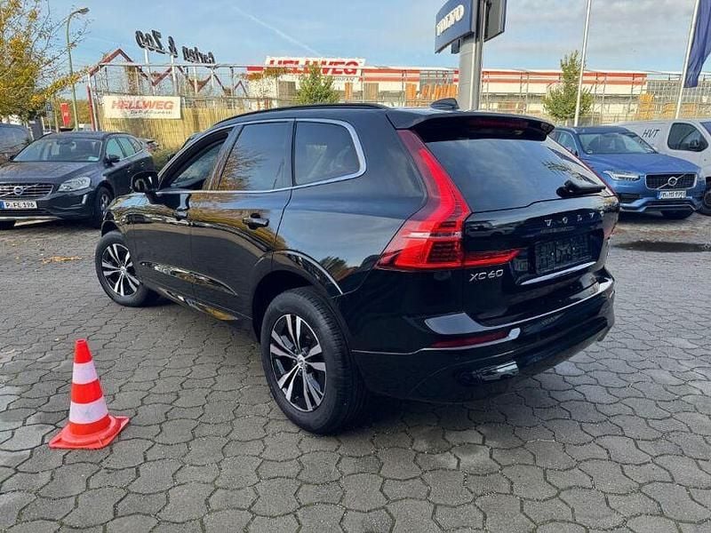 Gebraucht Volvo XC60 Momentum 197 PS (144 kW) 2021 Schwarz SUV