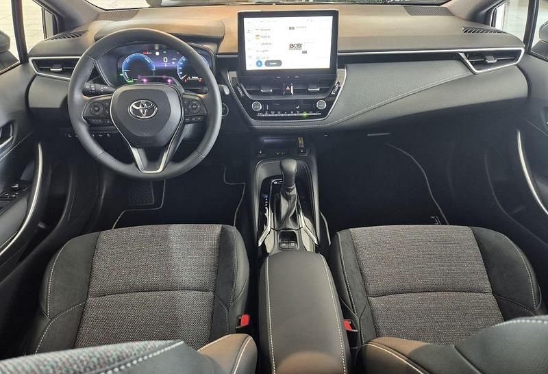 Neu Toyota Corolla 140 PS (102 kW) 2026 Weiß Limousine