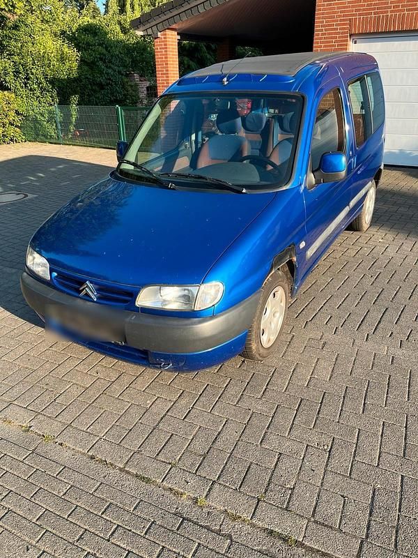 Blau Gebraucht 2000 Citroën Berlingo Van / Kleinbus | 250 € - Bild 1/4
