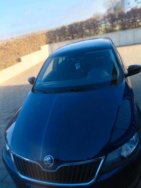 Gebraucht Skoda Rapid 86 PS (63 kW) 2015 Blau Kleinwagen