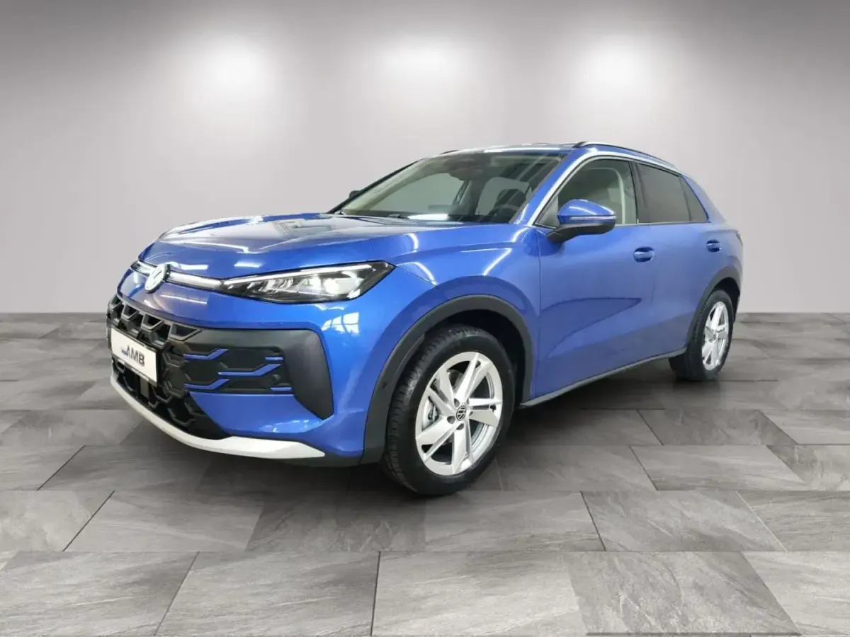 Gebraucht VW T-Roc Life 150 PS (110 kW) 2025 Celestial blue metallic SUV