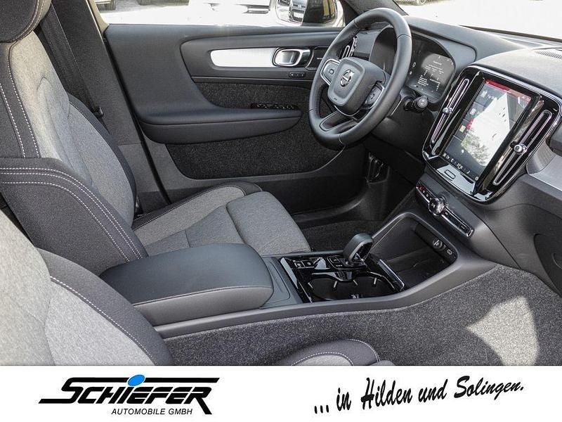 Neu Volvo XC40 Plus 163 PS (119 kW) 2025 Weiß SUV