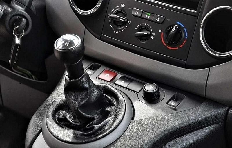 Schwarz Gebraucht 2010 Citroën Berlingo Van / Kleinbus | 3.050 € (Superpreis) - Bild 1/4