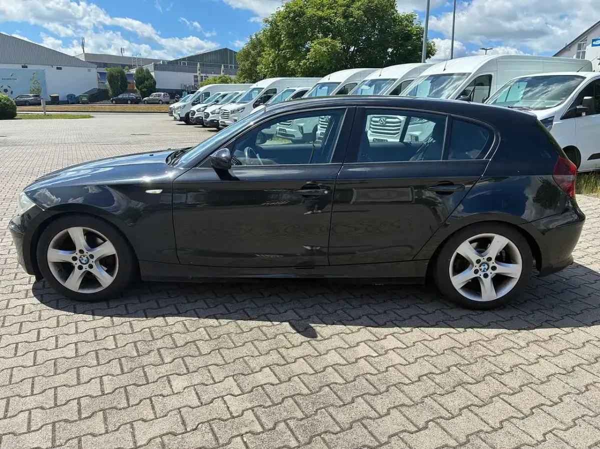 Gebraucht BMW 118 143 PS (105 kW) 2009 Black sapphire metallic Kleinwagen