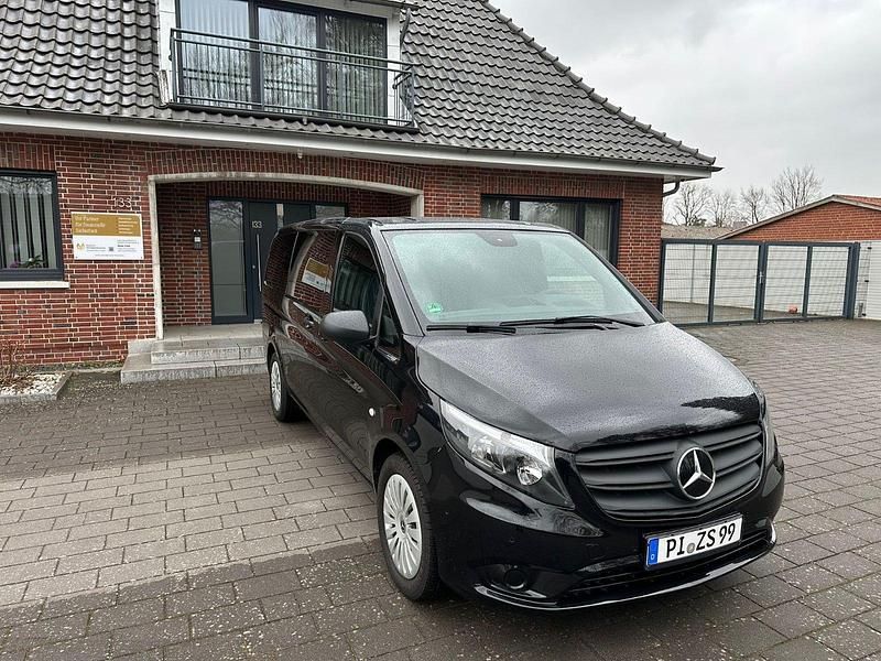 Gebraucht Mercedes Vito Luxury 190 PS (139 kW) 2022 Schwarz Van