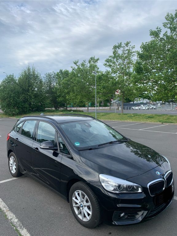 Schwarz Gebraucht 2017 BMW 216 Active Tourer Advantage Van / Kleinbus | 13.900 € (Guter Preis) - Bild 1/4