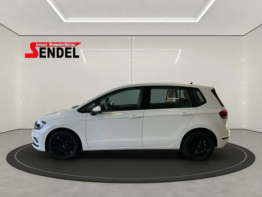 Gebraucht VW Golf Sportsvan Trendline 116 PS (85 kW) 2019 Weiß Van / Kleinbus
