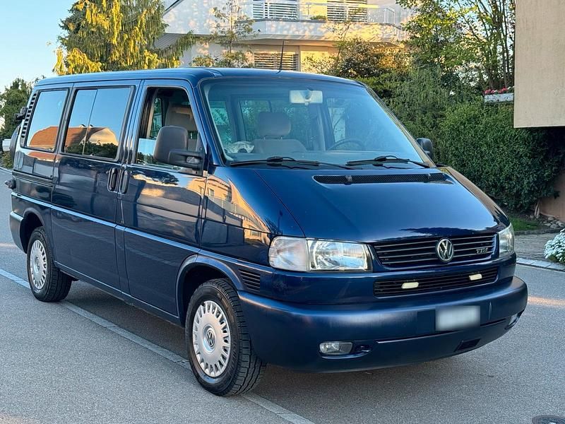 Second-hand VW Caravelle 102 CP (75 kW) 2001 Albastru Van