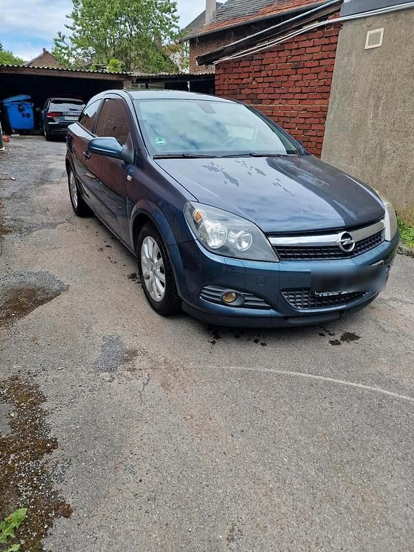 Blau Gebraucht 2007 Opel Astra GTC Coupé | 2.000 € (Guter Preis) - Bild 1/4