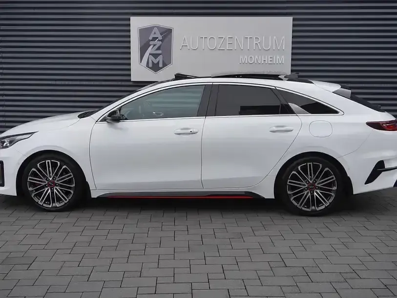 Gebraucht Kia ProCeed GT GT 204 PS (150 kW) 2021 Sonderlackierung deluxe white metallic Kleinwagen