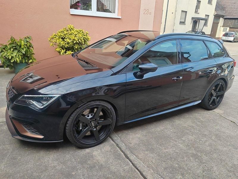 Gebraucht Seat Leon 4Drive 300 PS (220 kW) 2020 Schwarz Kombi