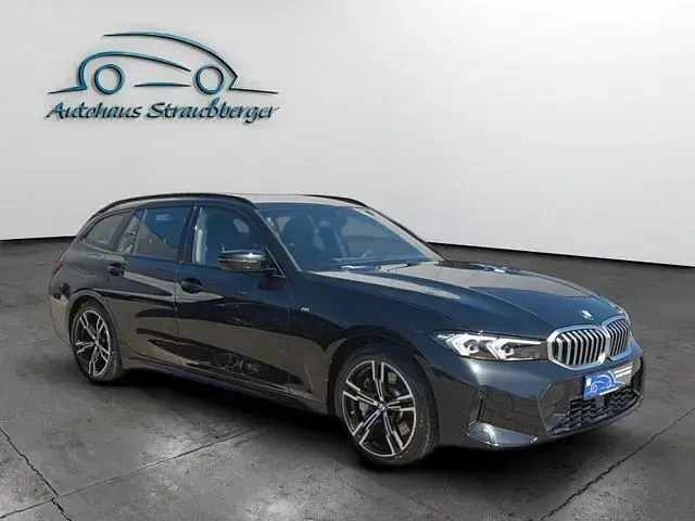 Gebraucht BMW 330 M Sport 245 PS (180 kW) 2025 Schwarz Kombi