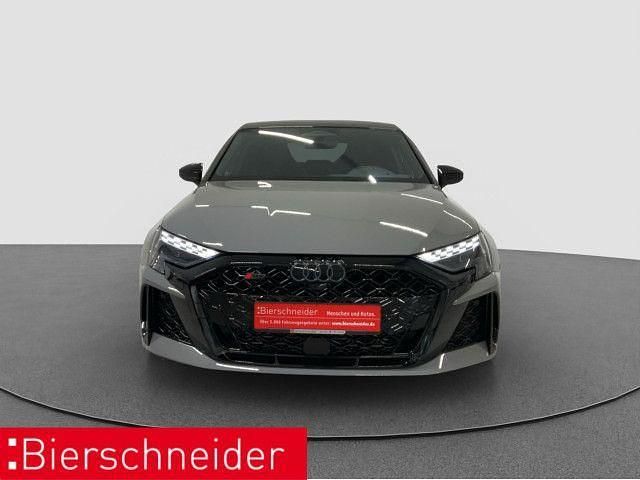 Gebraucht Audi RS3 Ambiente 400 PS (294 kW) 2026 Grau Limousine