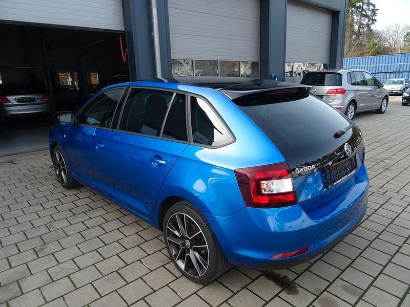 Gebraucht Skoda Rapid Style 105 PS (77 kW) 2014 Blau Kleinwagen