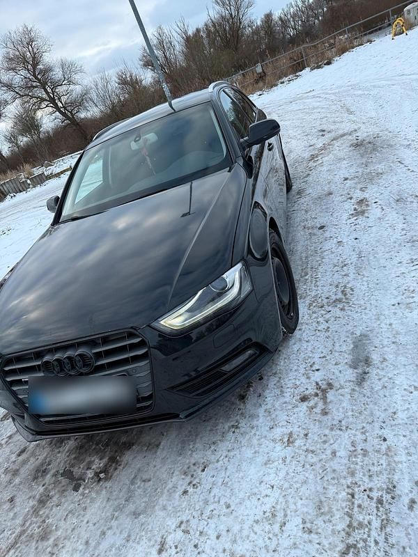 Gebraucht Audi A4 150 PS (110 kW) 2013 Schwarz Kombi