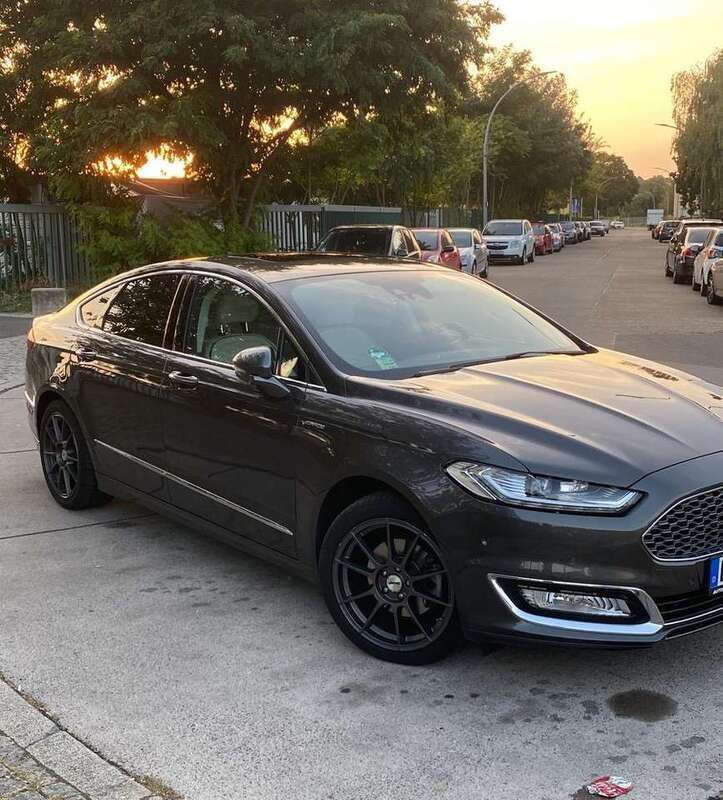 Grau Gebraucht 2018 Ford Mondeo Vignale Limousine | 19.800 € (Teuer) - Bild 1/4