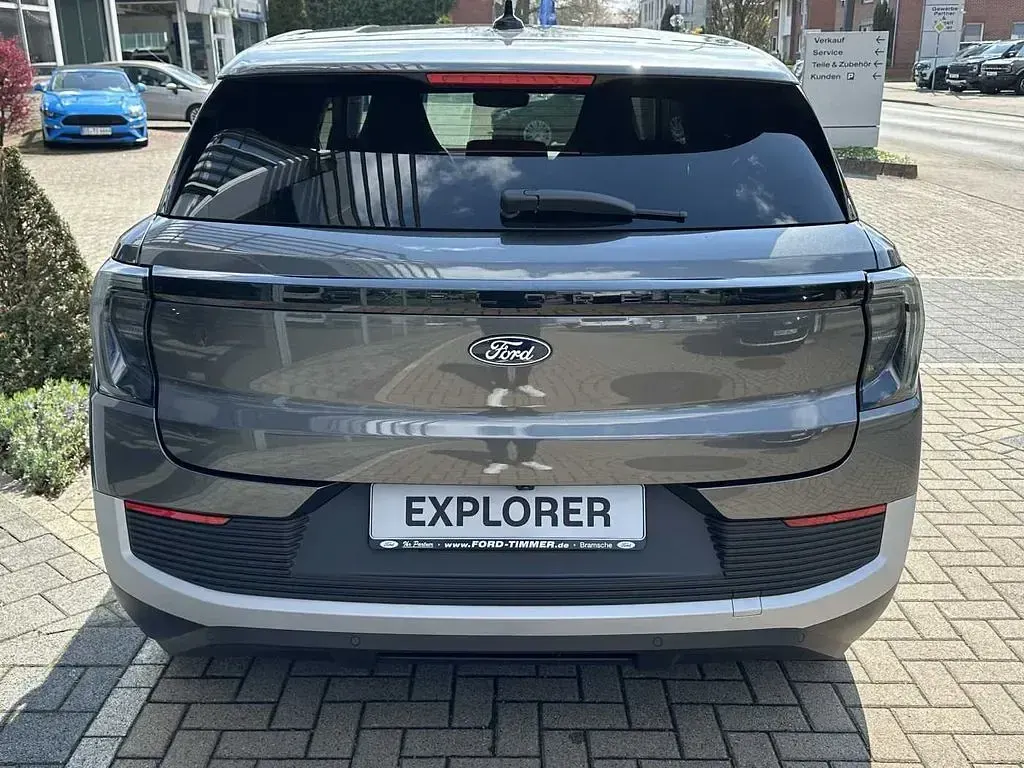 Neu Ford Explorer Premium 210 kW (286 PS) 2026 Magnetic grau metallic SUV