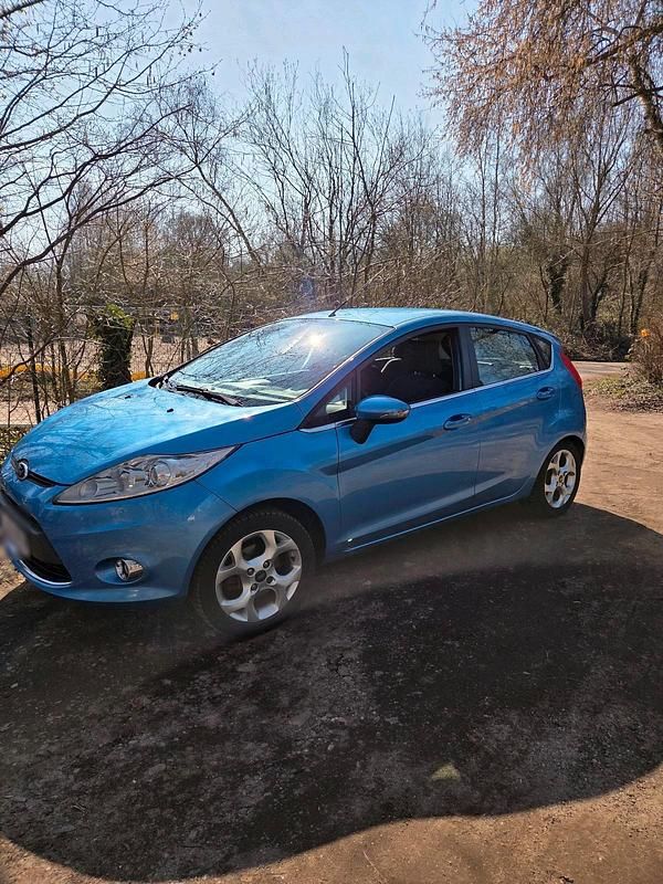 Gebraucht Ford Fiesta 120 PS (88 kW) 2009 Blau Kleinwagen