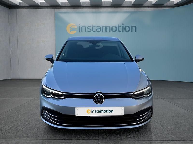 Gebraucht VW Golf VIII 131 PS (96 kW) 2022 Silber Kleinwagen