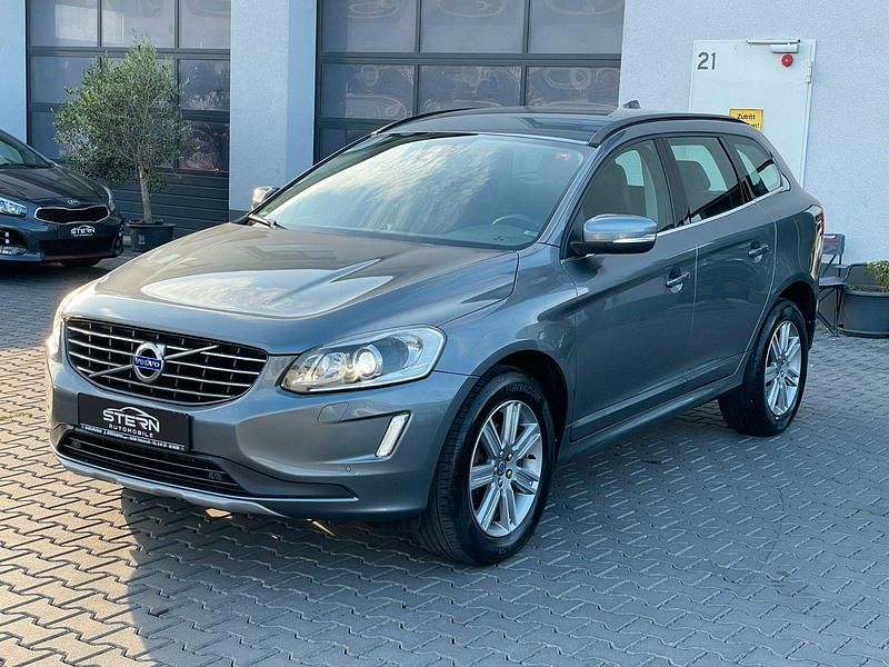 Grau Gebraucht 2016 Volvo XC60 Momentum SUV | 11.900 € (Etwas zu teuer) - Bild 1/4