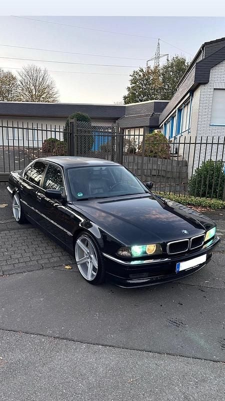 Schwarz Gebraucht 1996 BMW 728 Limousine | 8.400 € (Teuer) - Bild 1/4