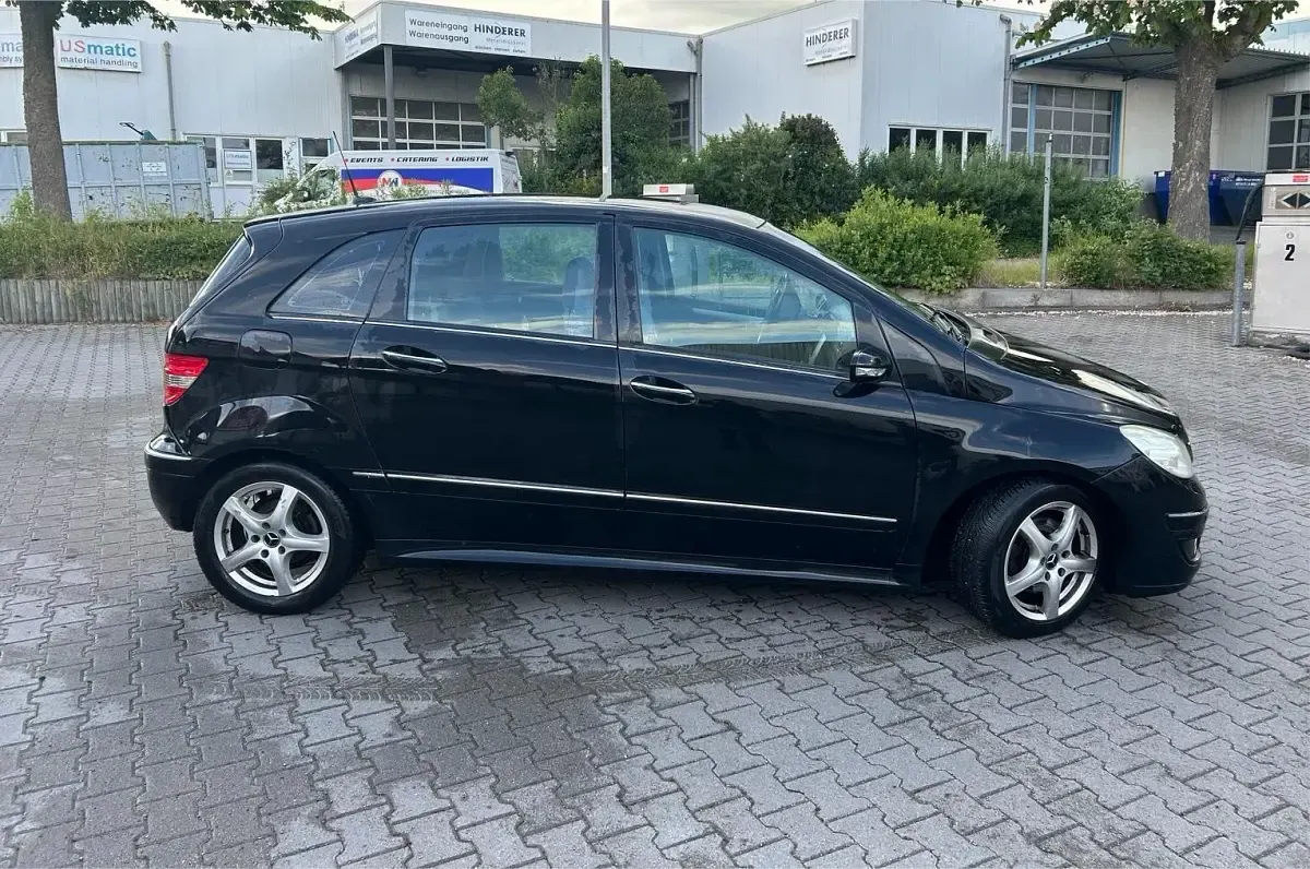 Gebraucht Mercedes B200 103 PS (75 kW) 2005 Schwarz Van / Kleinbus
