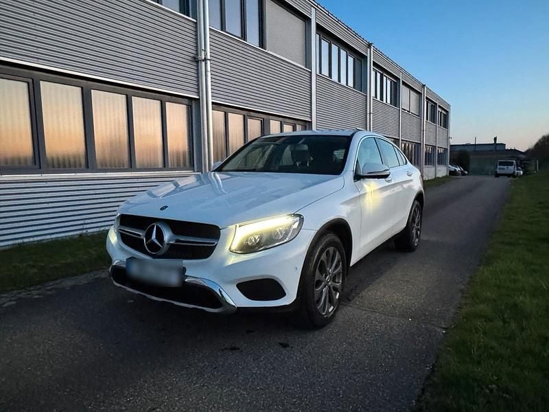 Gebraucht Mercedes GLC350 258 PS (189 kW) 2017 Weiß Coupé