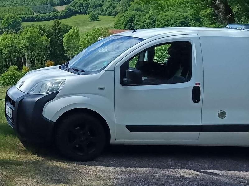 Weiß Gebraucht 2011 Fiat Fiorino Van / Kleinbus | 7.999 € - Bild 1/4