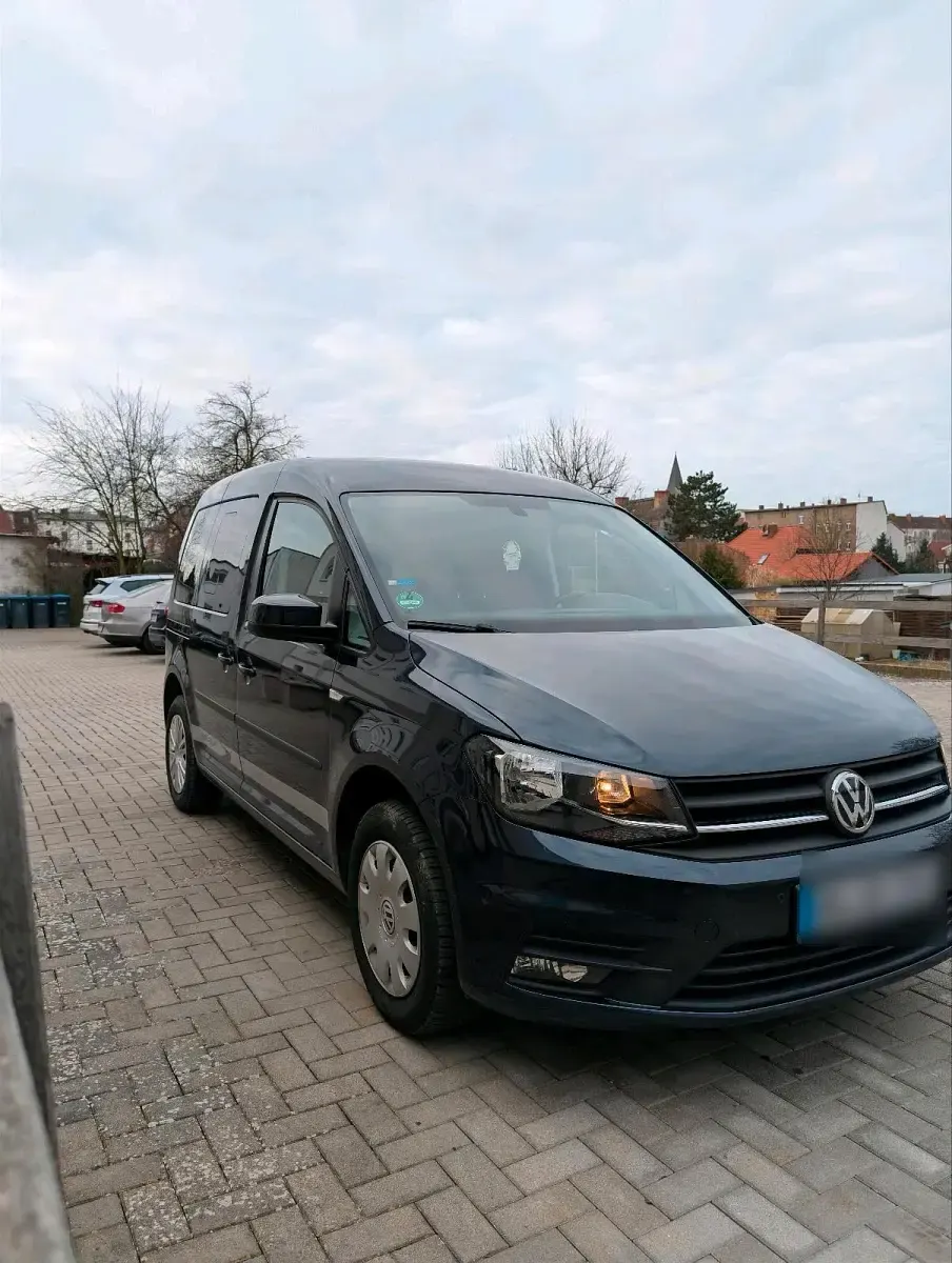 Gebraucht VW Caddy Beach 102 PS (75 kW) 2016 Blau Van / Kleinbus