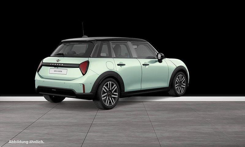 Gebraucht Mini Cooper 114 kW (156 PS) 2025 Ocean wave green (metallic) Kleinwagen