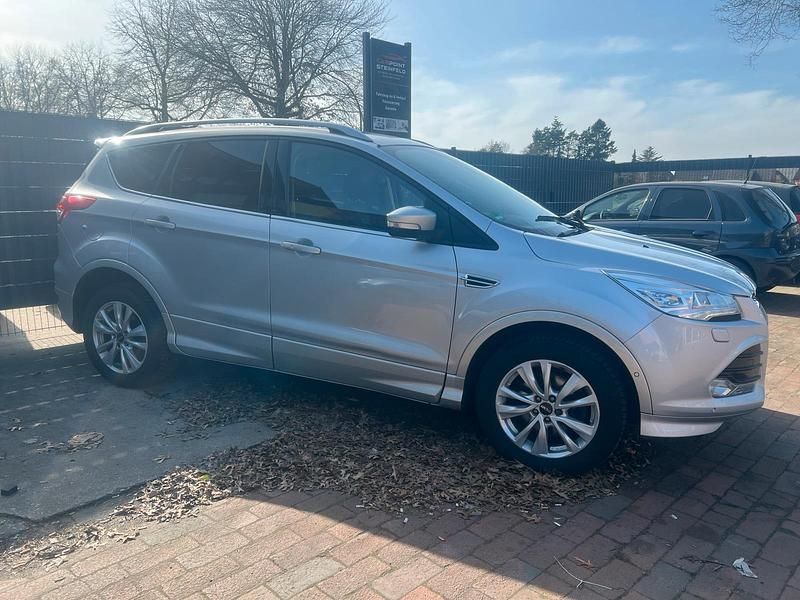 Gebraucht Ford Kuga Individual 180 PS (132 kW) 2016 Silber SUV