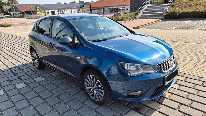 Blau Gebraucht 2016 Seat Ibiza CONNECT Kleinwagen | 4.000 € (Superpreis) - Bild 1/4