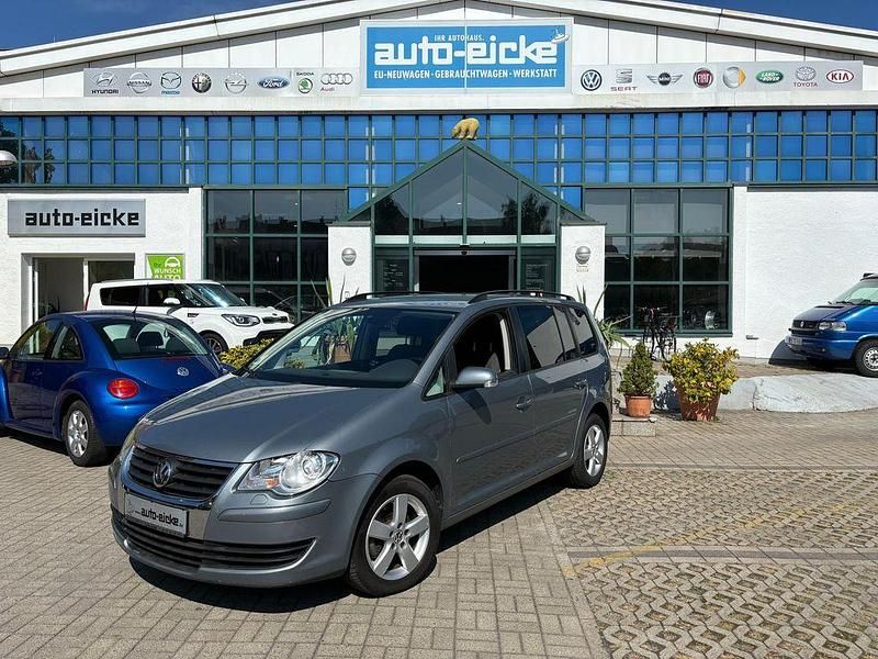 Grau Gebraucht 2008 VW Touran United Van / Kleinbus | 7.500 € - Bild 1/4