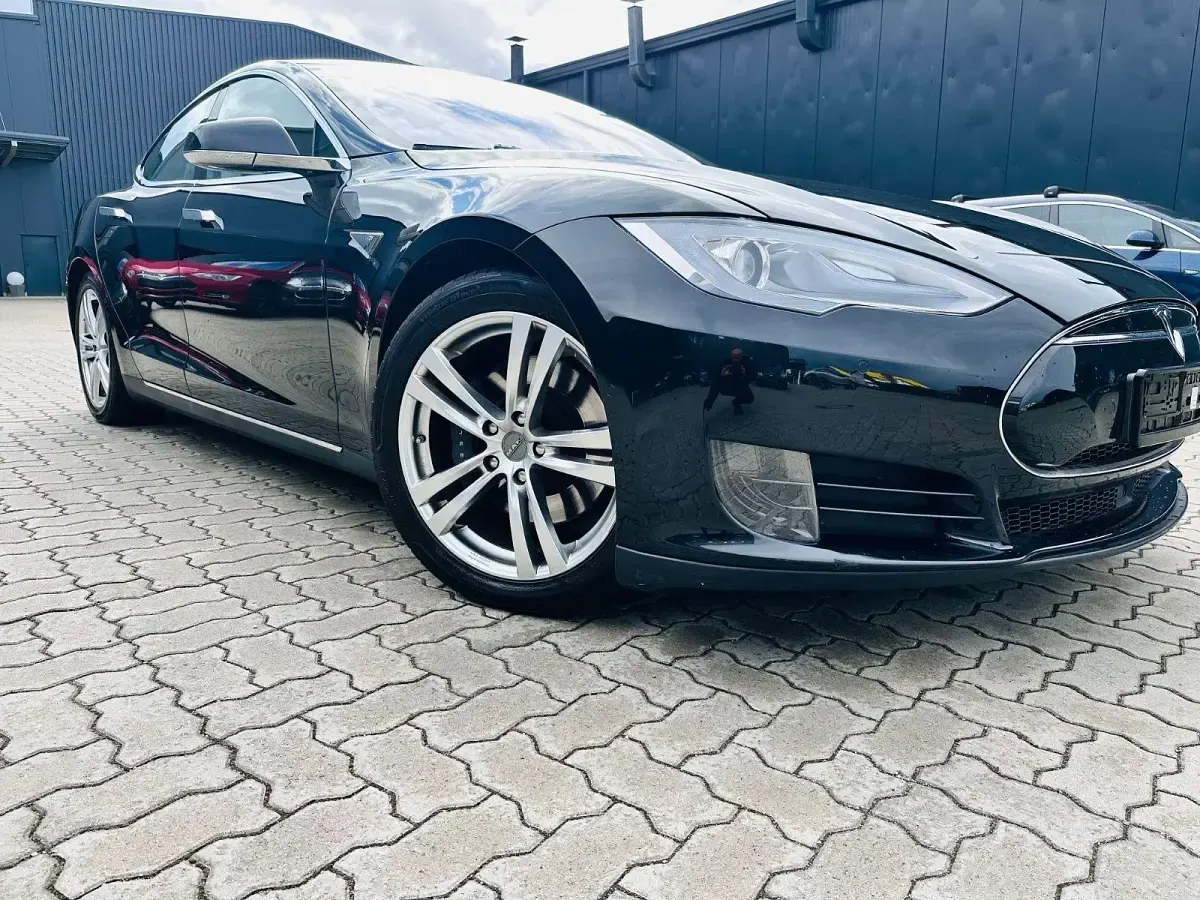 Gebraucht Tesla Model S 314 kW (428 PS) 2016 Schwarz Kleinwagen