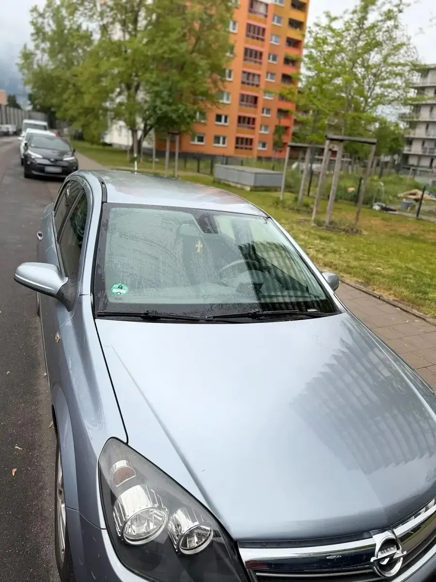 Gebraucht Opel Astra 115 PS (84 kW) 2008 Silber Limousine
