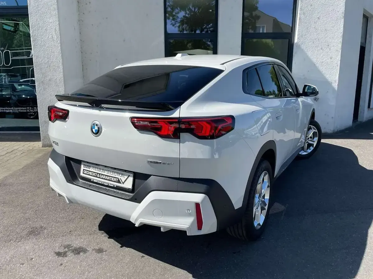 Gebraucht BMW X2 Shadowline 156 PS (114 kW) 2025 Alpinweiß SUV