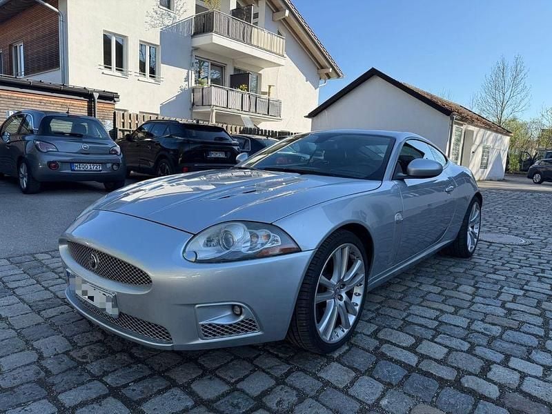 Second-hand Jaguar XKR 416 CP (305 kW) 2008 Argintiu Coupe