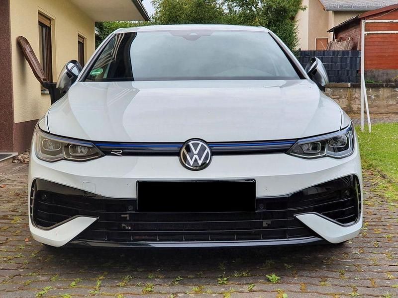 Weiß Gebraucht 2021 VW Golf VIII R Limousine | 36.450 € (Superpreis) - Bild 1/4