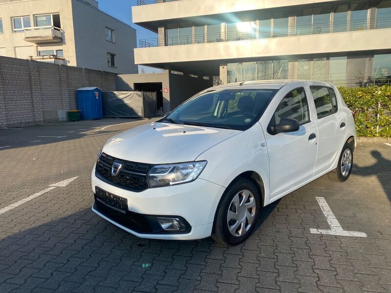 Weiß Gebraucht 2017 Dacia Sandero Ambiance Kleinwagen | 4.600 € (Fairer Preis) - Bild 1/4