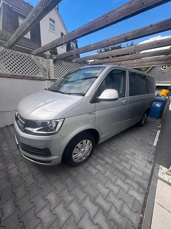 Gebraucht VW Caravelle 150 PS (110 kW) 2016 Silber Van