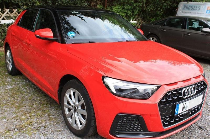 Gebraucht Audi A1 Sportback Advanced 110 PS (80 kW) 2022 Rot Kleinwagen