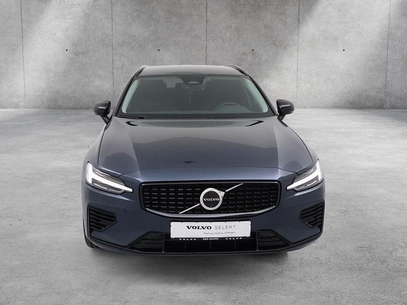 Gebraucht Volvo V60 Plus 398 PS (292 kW) 2025 Blau Kombi